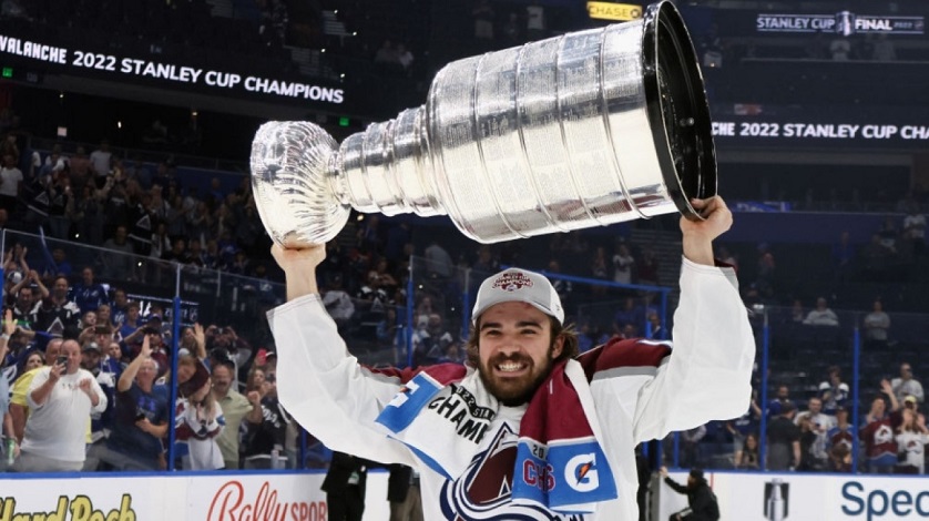 Alex Newhook dostává čtyřletou smlouvu s Montreal Canadiens